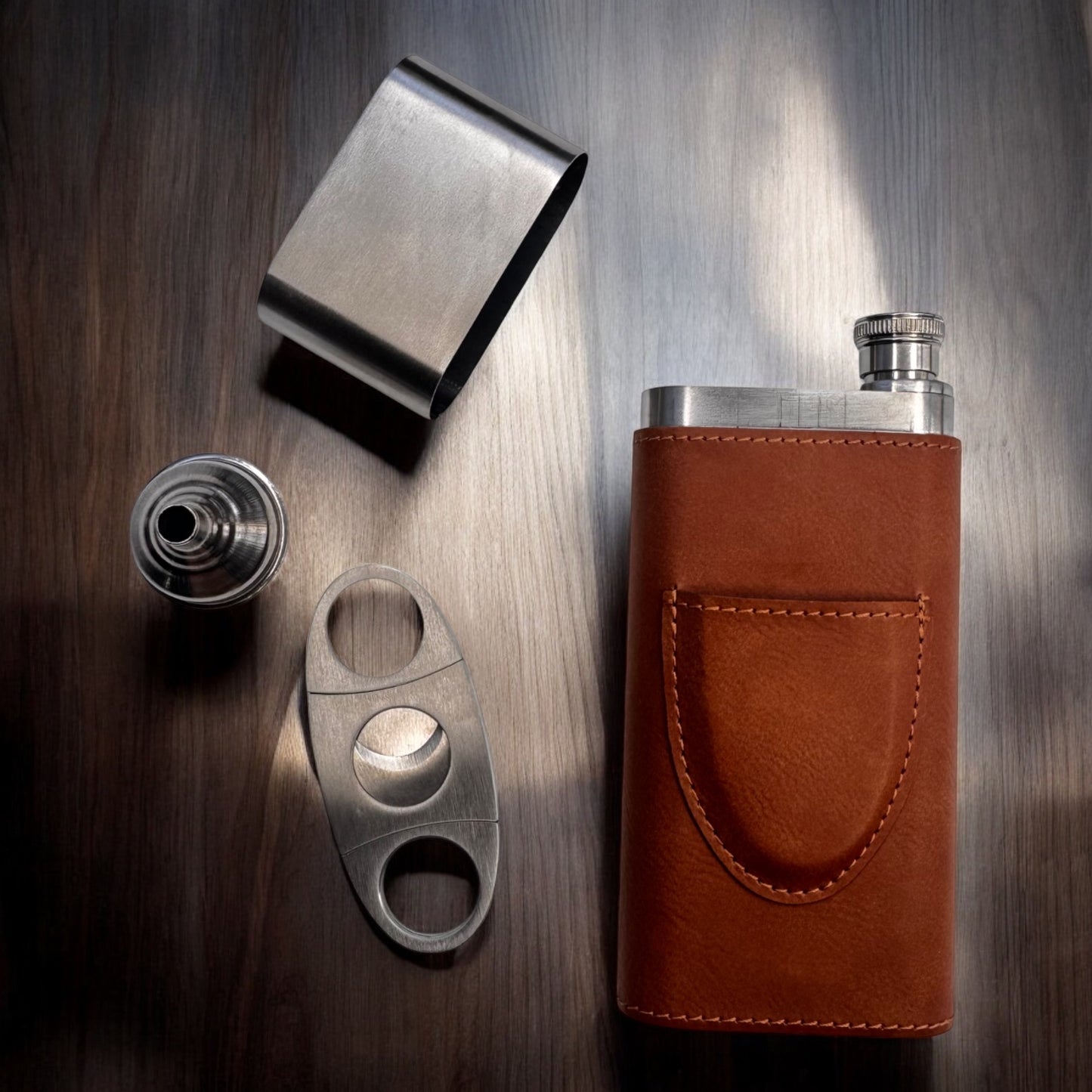 Leatherette Cigar Case w/Flask